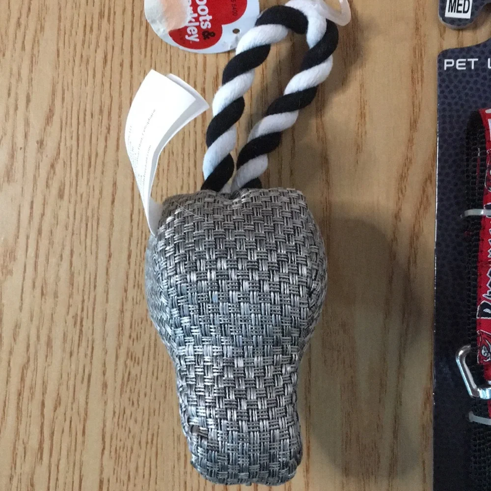 New Bundle Of 2 Doggie Tampa Bay Buccaneers Leash & Toy Size Medium 5/8”W x 4’L